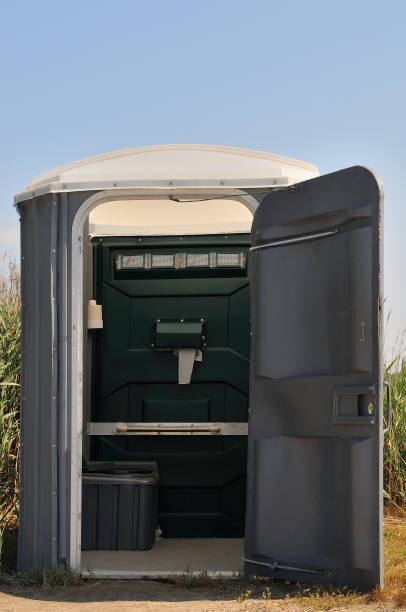 Best Porta potty delivery and setup  in Eatonville, FL
